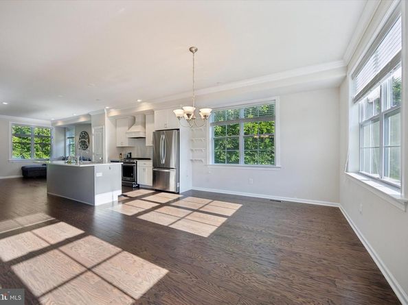 300 Rock Run Circle, Broomall PA 19008