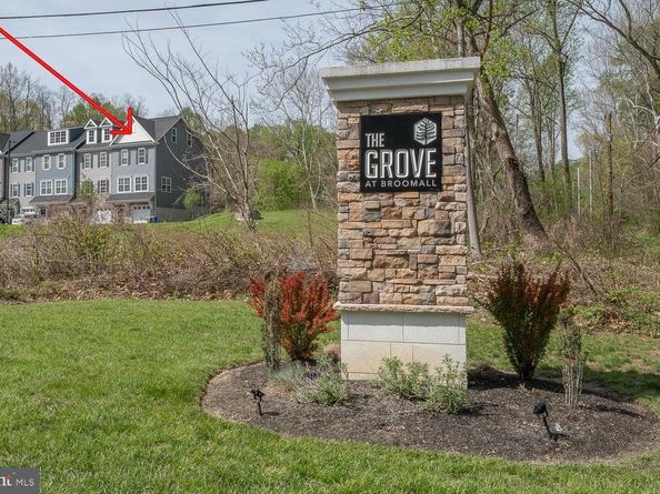300 Rock Run Circle, Broomall PA 19008