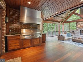 2555 Vale Ridge Court, Oakton VA 22124