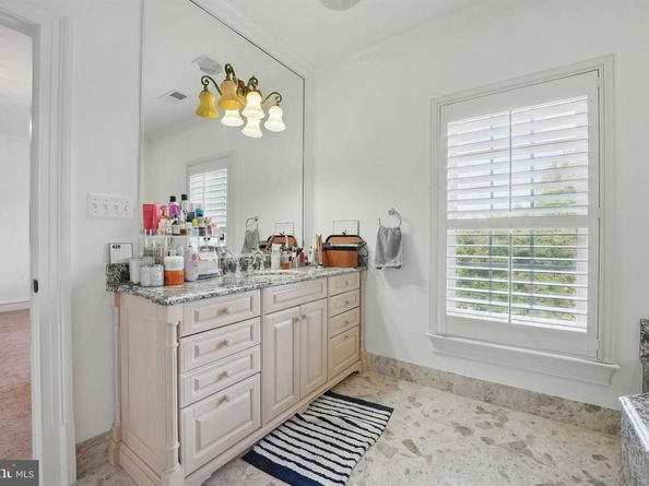 2555 Vale Ridge Court, Oakton VA 22124