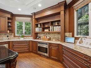 2555 Vale Ridge Court, Oakton VA 22124
