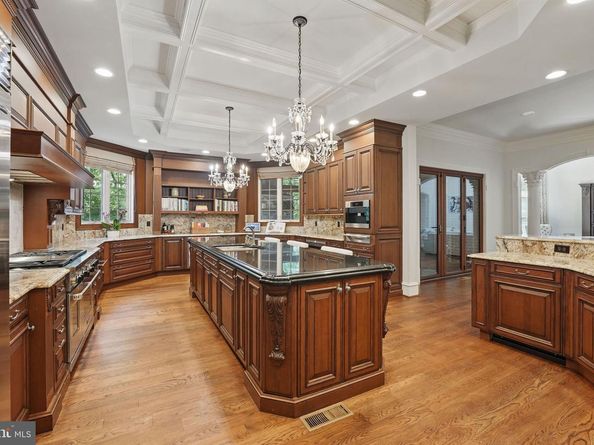 2555 Vale Ridge Court, Oakton VA 22124