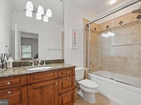 2555 Vale Ridge Court, Oakton VA 22124