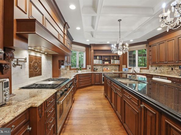 2555 Vale Ridge Court, Oakton VA 22124