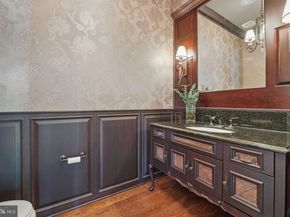 2555 Vale Ridge Court, Oakton VA 22124