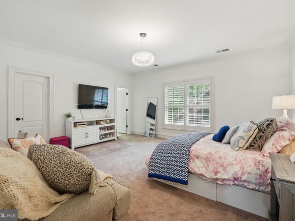 2555 Vale Ridge Court, Oakton VA 22124