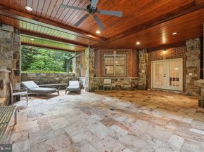 2555 Vale Ridge Court, Oakton VA 22124
