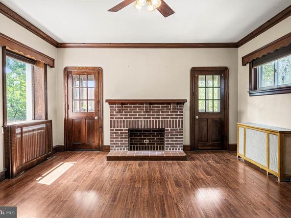300 Gilham Street, Philadelphia PA 19111