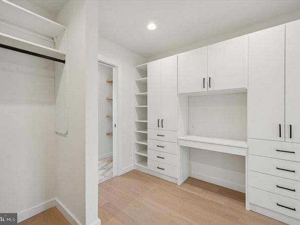 600 N Brenna Walk, Philadelphia PA 19123
