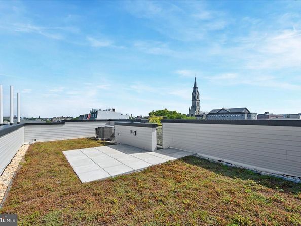 600 N Brenna Walk, Philadelphia PA 19123