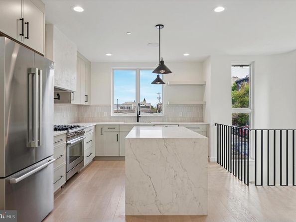 600 N Brenna Walk, Philadelphia PA 19123