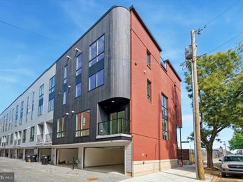 600 N Brenna Walk