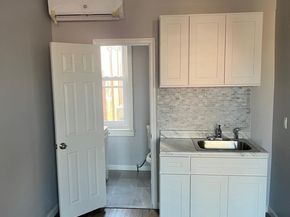 2122 W Estaugh Street, Philadelphia PA 19140