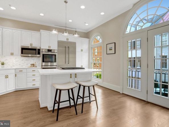 17 Wharf Street, Alexandria VA 22314