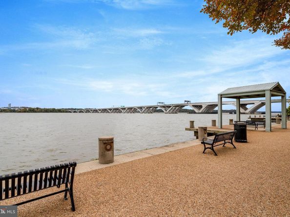 17 Wharf Street, Alexandria VA 22314