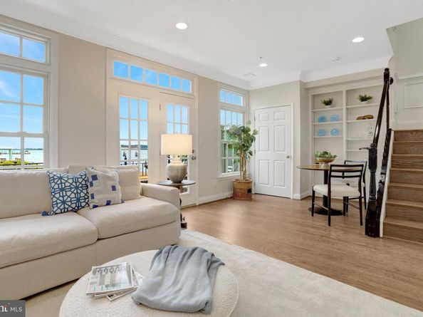 17 Wharf Street, Alexandria VA 22314