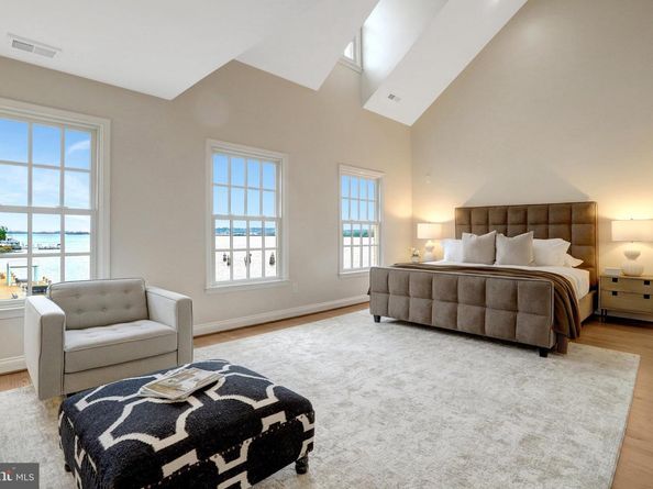 17 Wharf Street, Alexandria VA 22314