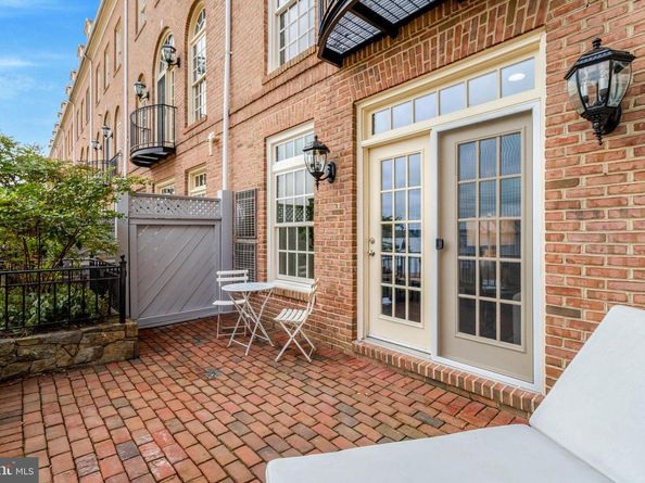 17 Wharf Street, Alexandria VA 22314