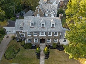 69 W Lodges Lane, Bala Cynwyd PA 19004