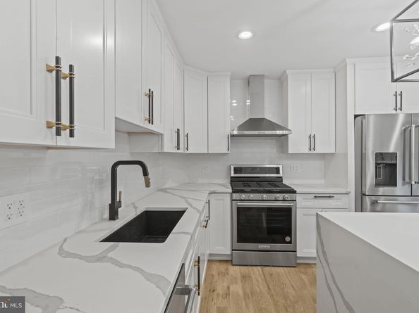69 W Lodges Lane, Bala Cynwyd PA 19004