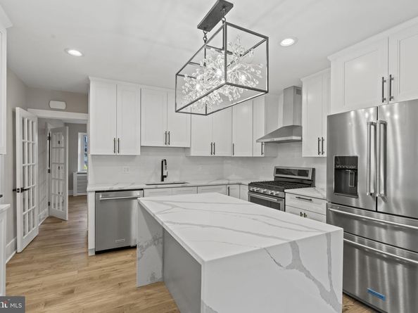 69 W Lodges Lane, Bala Cynwyd PA 19004