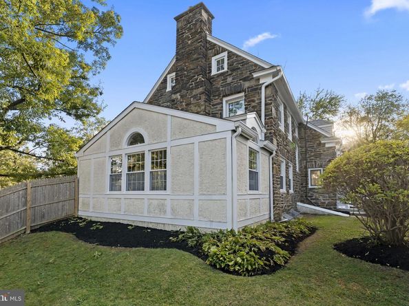 69 W Lodges Lane, Bala Cynwyd PA 19004