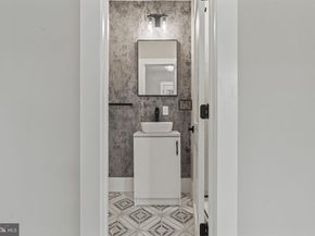 69 W Lodges Lane, Bala Cynwyd PA 19004