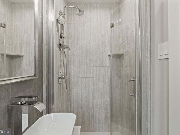 69 W Lodges Lane, Bala Cynwyd PA 19004
