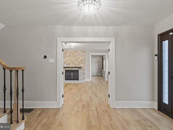 69 W Lodges Lane, Bala Cynwyd PA 19004