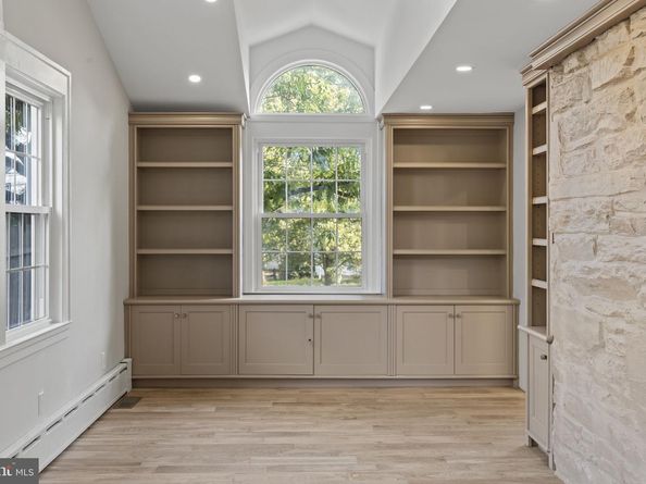 69 W Lodges Lane, Bala Cynwyd PA 19004