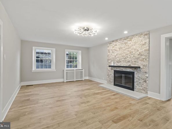 69 W Lodges Lane, Bala Cynwyd PA 19004