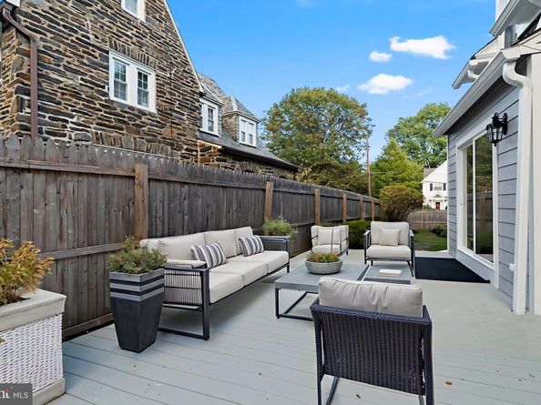 69 W Lodges Lane, Bala Cynwyd PA 19004