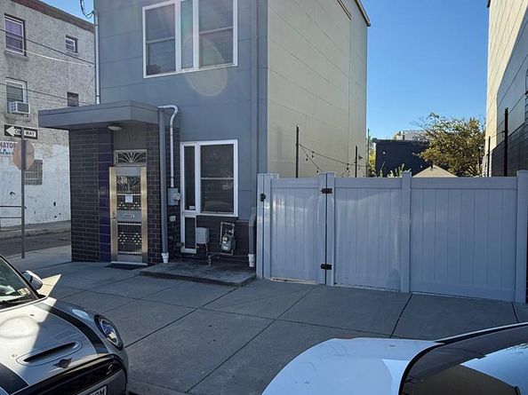 312 W Susquehanna Avenue, Philadelphia PA 19122
