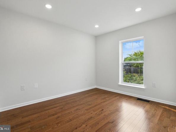 402 Woodcrest Drive SE, Washington DC 20032