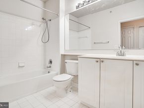 9480 Virginia Center Boulevard 422, Vienna VA 22181