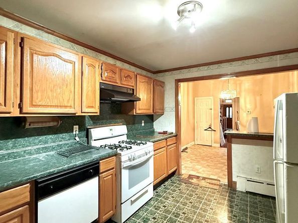 2121 W Indiana Avenue, Philadelphia PA 19132