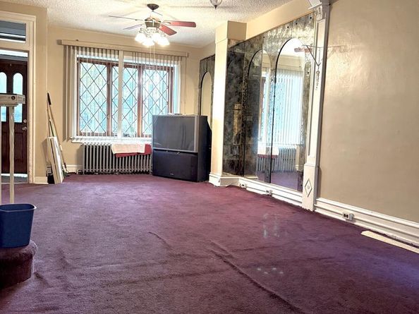 2121 W Indiana Avenue, Philadelphia PA 19132