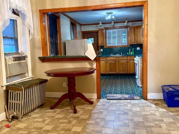 2121 W Indiana Avenue, Philadelphia PA 19132