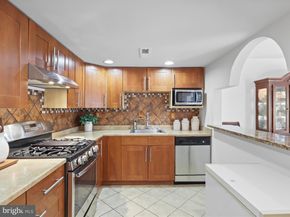 246 Stevenson Square N, Alexandria VA 22304