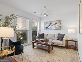 246 Stevenson Square N, Alexandria VA 22304