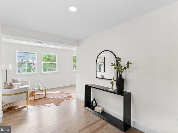 1805 S Pollard Street, Arlington VA 22204