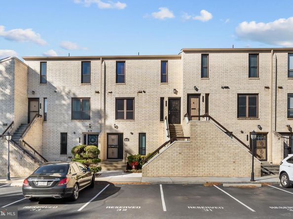 2811 31st Place NE 2811, Washington DC 20018