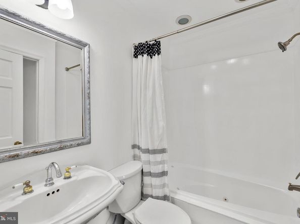 2811 31st Place NE 2811, Washington DC 20018