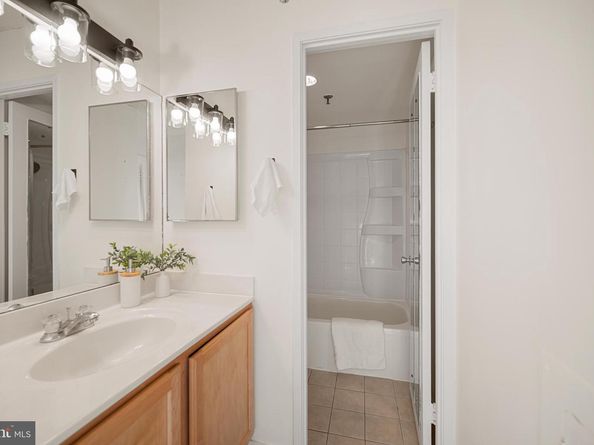 5911 Edsall Road 908, Alexandria VA 22304