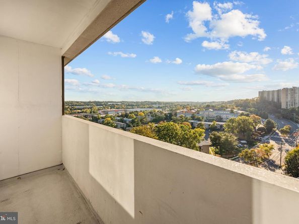 5911 Edsall Road 908, Alexandria VA 22304