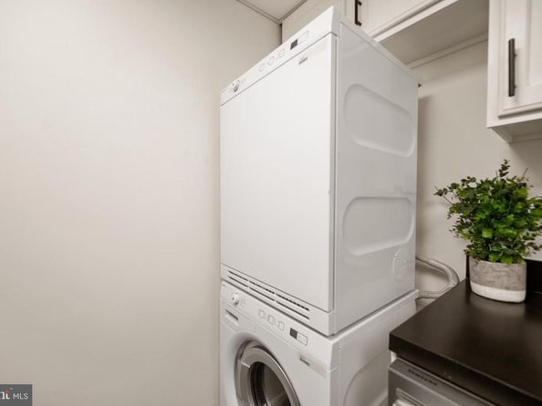 5911 Edsall Road 908, Alexandria VA 22304