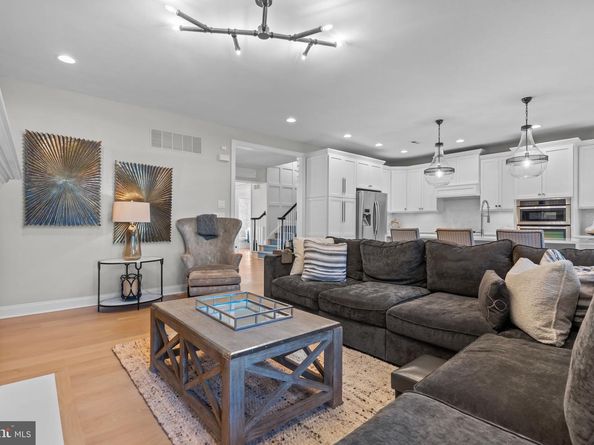 106 Hicks Alley, Newtown PA 18940