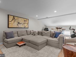 106 Hicks Alley, Newtown PA 18940