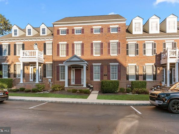 106 Hicks Alley, Newtown PA 18940