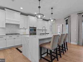 106 Hicks Alley, Newtown PA 18940